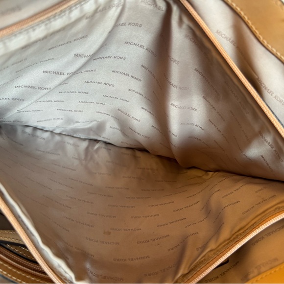 Michael Kors Cream and Tan Signature Tote - Picture 4 of 16